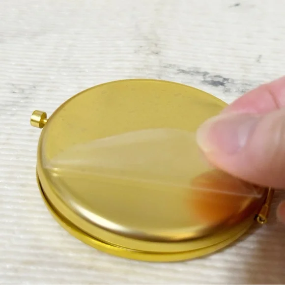 Gucci Beauty Flora Compact Mirror Antique Floral Design with Burgundy Snap Pouch - Picture 9 of 15